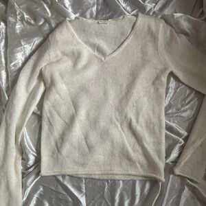 Cream V-Neck Sweater with Long Sleeves
